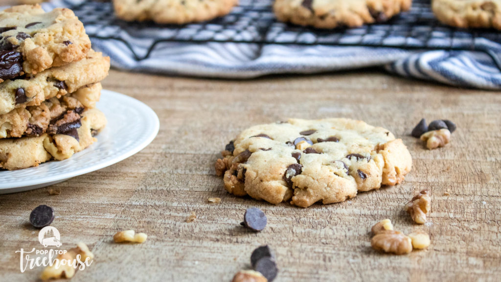 walnut chocolate chunk cookies